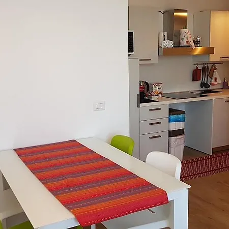 Four Two Apartment