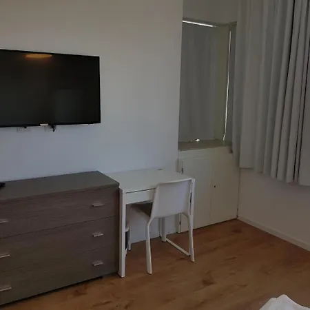 Apartment Four Two *